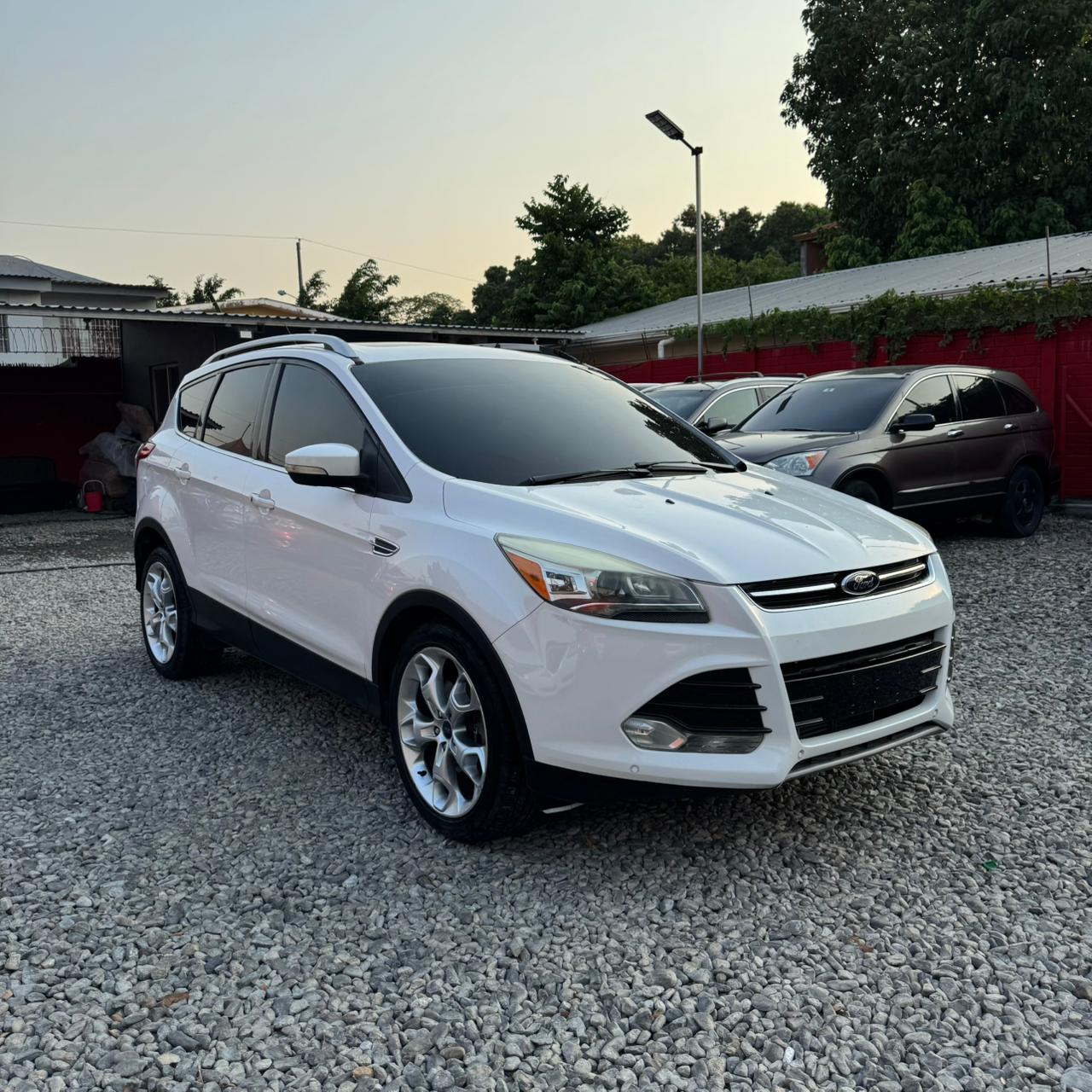 Ford Escape 2014  Titanium, recién ingresada