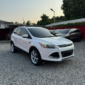 Ford Escape 2014  Titanium, recién ingresada