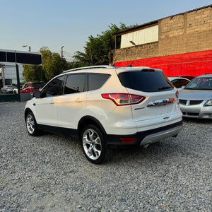 Ford Escape 2014  Titanium, recién ingresada